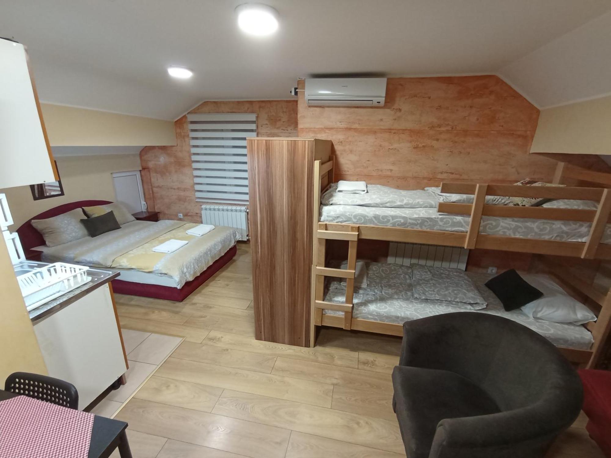 Apartments & Rooms -Mdl Lazic بلغراد المظهر الخارجي الصورة