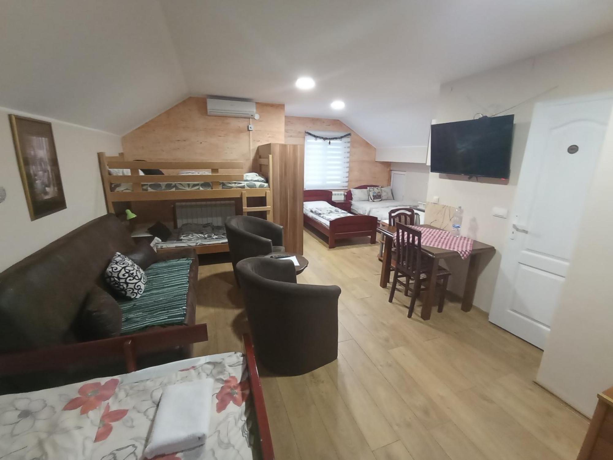 Apartments & Rooms -Mdl Lazic بلغراد المظهر الخارجي الصورة